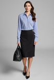 Robe de travail fourreau bleu à fines rayures avec col polo