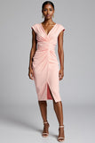 Robe de travail fourreau col en V rose froncé