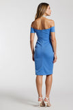 Robe de travail moulante à épaules dénudées froncée bleue avec fente