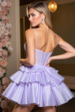 Lavande Une ligne Corset Satin Homecoming Dress avec Appliques