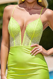 Robe de bal en satin perlé jaune clair scintillante