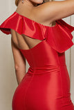 Robe moulante moulante à une épaule en satin rouge