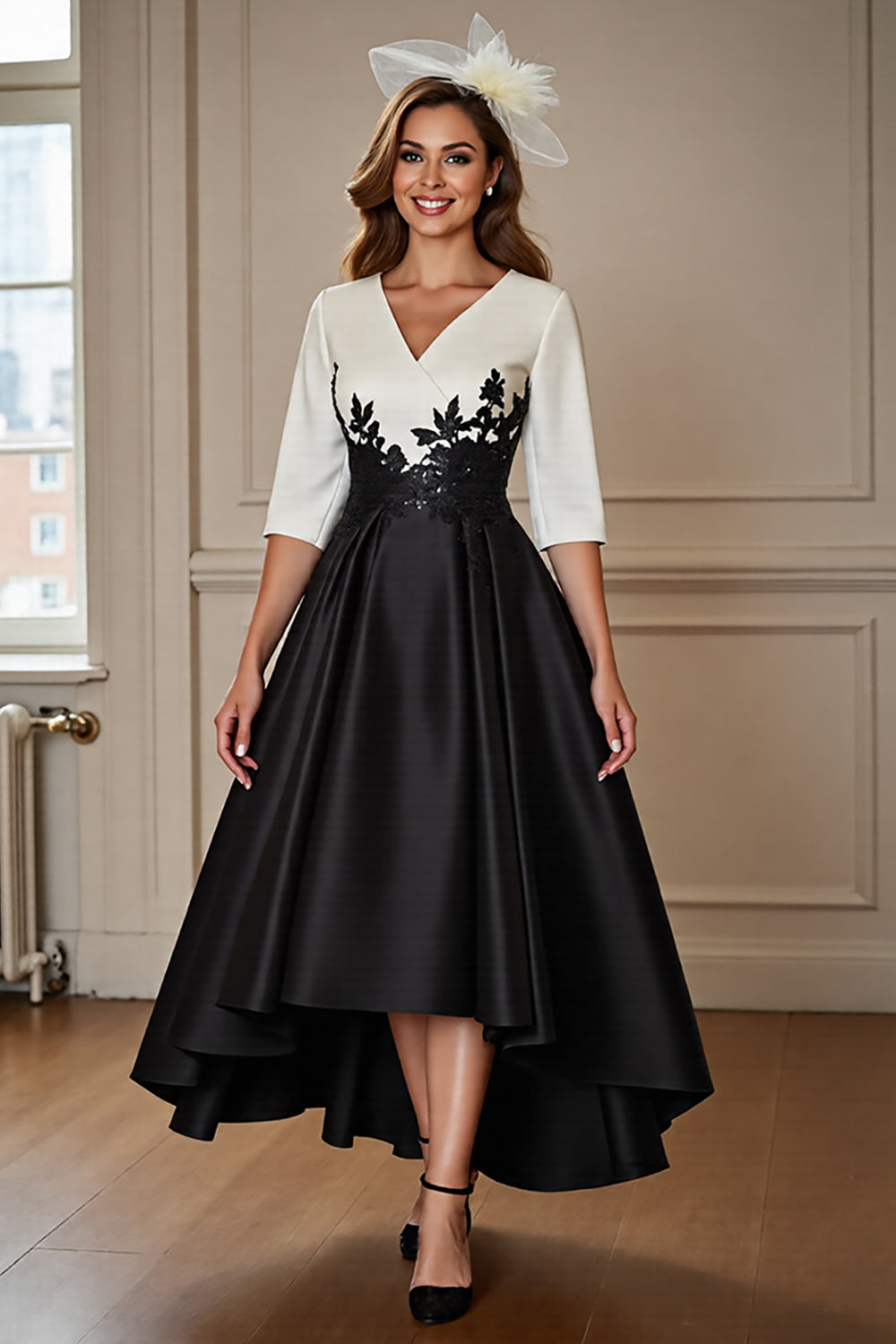 Noir et blanc Une ligne haute basse mère de la mariée robe avec appliques