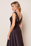 Robe longue de mère de la mariée à volants en satin noir avec dentelle