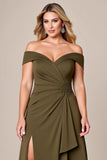 Épaule dénudée olive longue grande taille mère de la mariée robe avec fente