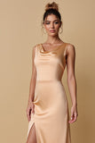 Robe de demoiselle d’honneur à col bénitier en satin champagne avec fente