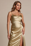 Robe de demoiselle d’honneur midi en satin à bretelles spaghetti dorées avec fente