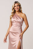 Une épaule Dusty Rose Sheath Satin Demoiselle d’honneur