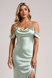 Robe de demoiselle d’honneur longue en satin vert sauge à épaules dénudées avec fente