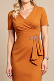 Fourreau Orange Col V Midi Robe Mère De La Mariée