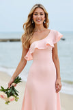 Mousseline de soie une épaule une ligne robe de demoiselle d’honneur rose bonbon avec volants