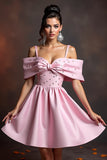 Robe de bal perlée à épaules froides rose