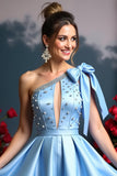 Robe de retour en perles bleu ciel à une épaule