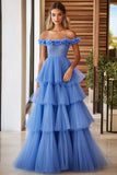 Robe formelle bleue à volants à épaules dénudées