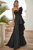 Robe formelle longue noire à une épaule avec volants