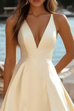 Robe courte de graduation en satin jonquille à col en V