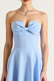 Robe de cocktail midi trapèze sans bretelles bleu ciel