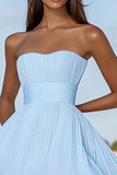 Bleu ciel Une ligne sans bretelles plissée en mousseline de soie Robe courte de graduation