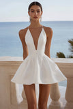 Robe de graduation blanche sans manches à col en V