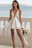 Robe de graduation en satin blanc à col en V A Line