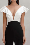 Robe cravate noire à volants avec manches à capuchon