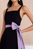 Robe de cocktail courte en satin noir avec nœud
