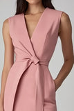 Robe de travail moulante rose à col en V