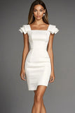 Robe de travail courte moulante en satin ivoire