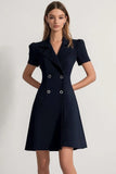 Robe courte de travail en satin à revers en pointe bleu marine