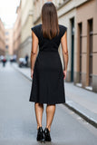 Robe de travail midi en satin noir à col bateau