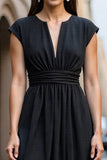 A Line Robe de travail midi à col en V noir à manches courtes