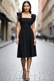 A Line Robe de travail midi en satin noir à col carré avec volants