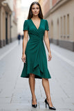 Satin vert foncé froncé une ligne manches courtes col V Robe de travail midi avec drapé