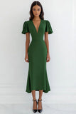 Robe formelle midi à col en V vert avec volants