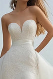Robe de fiançailles en dentelle ivoire avec volants