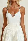 Robe courte de graduation en satin ivoire avec plis