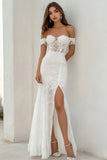 Robe de mariée en dentelle blanche à épaules dénudées avec fente