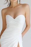 Robe fourreau longue blanche à décolleté en cœur et fente