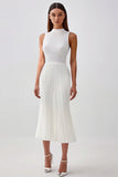 Robe mi-longue plissée blanche dos nu