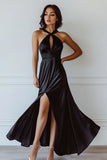 Robe cravate noire dos nu en satin avec fente