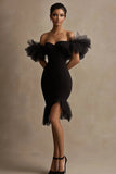 Robe de graduation à volants en satin noir à épaules dénudées