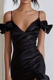 Robe formelle noire à volants à épaules dénudéesavec fente