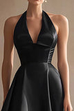 Robe mi-longue dos nu en satin noir