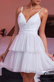 Robe à bretelles spaghetti blanches avec appliques