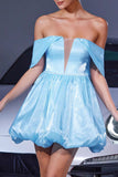 Robe de cocktail trapèze bleue à épaules dénudées