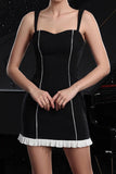 Robe de cocktail moulante à bretelles spaghetti à rayures noires