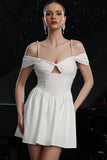 Robe blanche à épaules dénudées A ligne trou de serrure