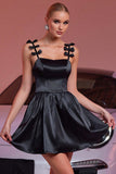 Satin noir Robe de cocktail à bretelles spaghetti avec nœuds