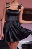 Satin noir Robe de cocktail à bretelles spaghetti avec nœuds