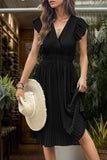 Robe d’été plissée trapèze noire à col en V
